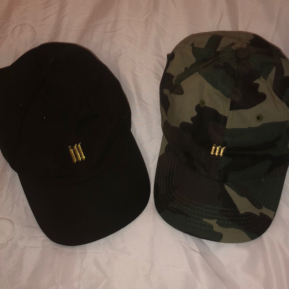 Caps